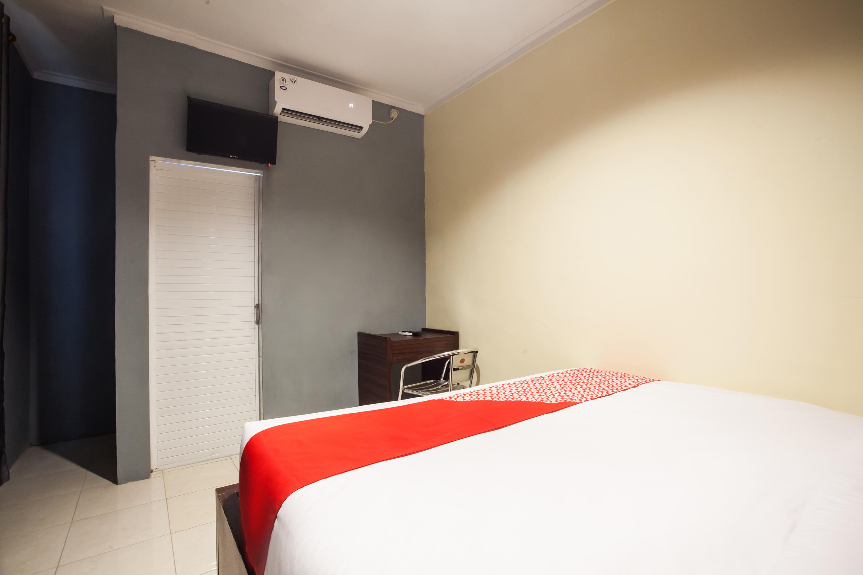 Oyo 990 Stadion Residence Syariah Medan Exterior photo